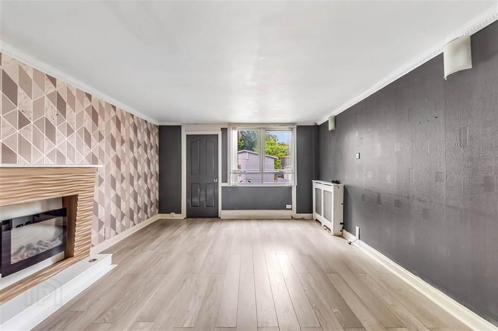 14 Finnis Close 3 of 17