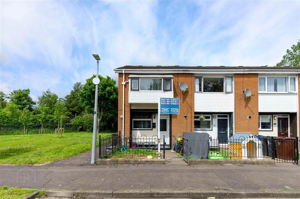 14 Finnis Close 1 of 17