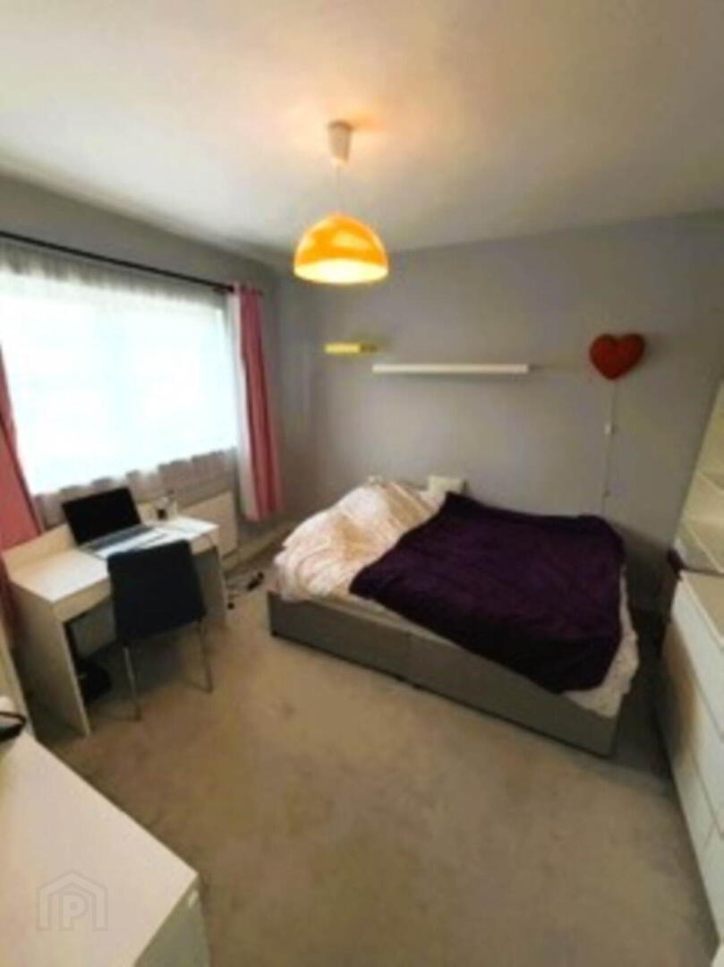 26 Heathfield Way 10 of 11