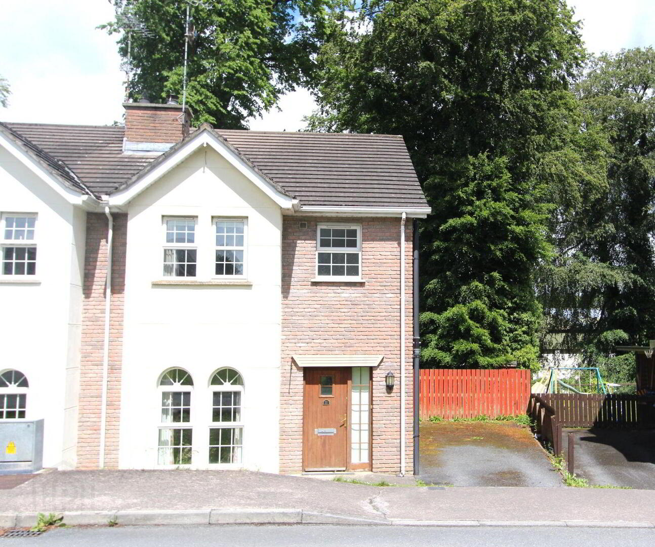 11 Montfort 1 of 12