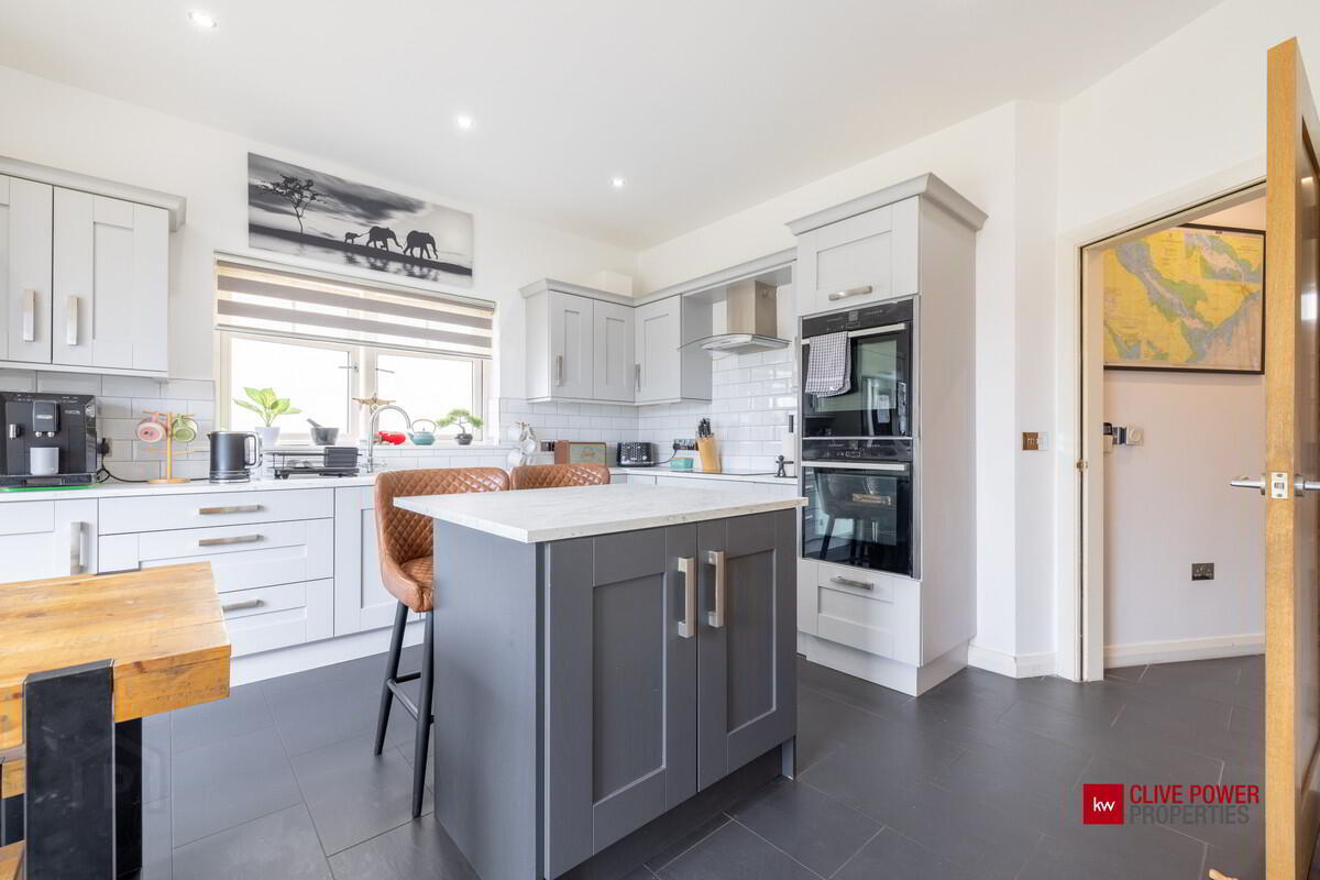 15 Belvedere Heights 3 of 41