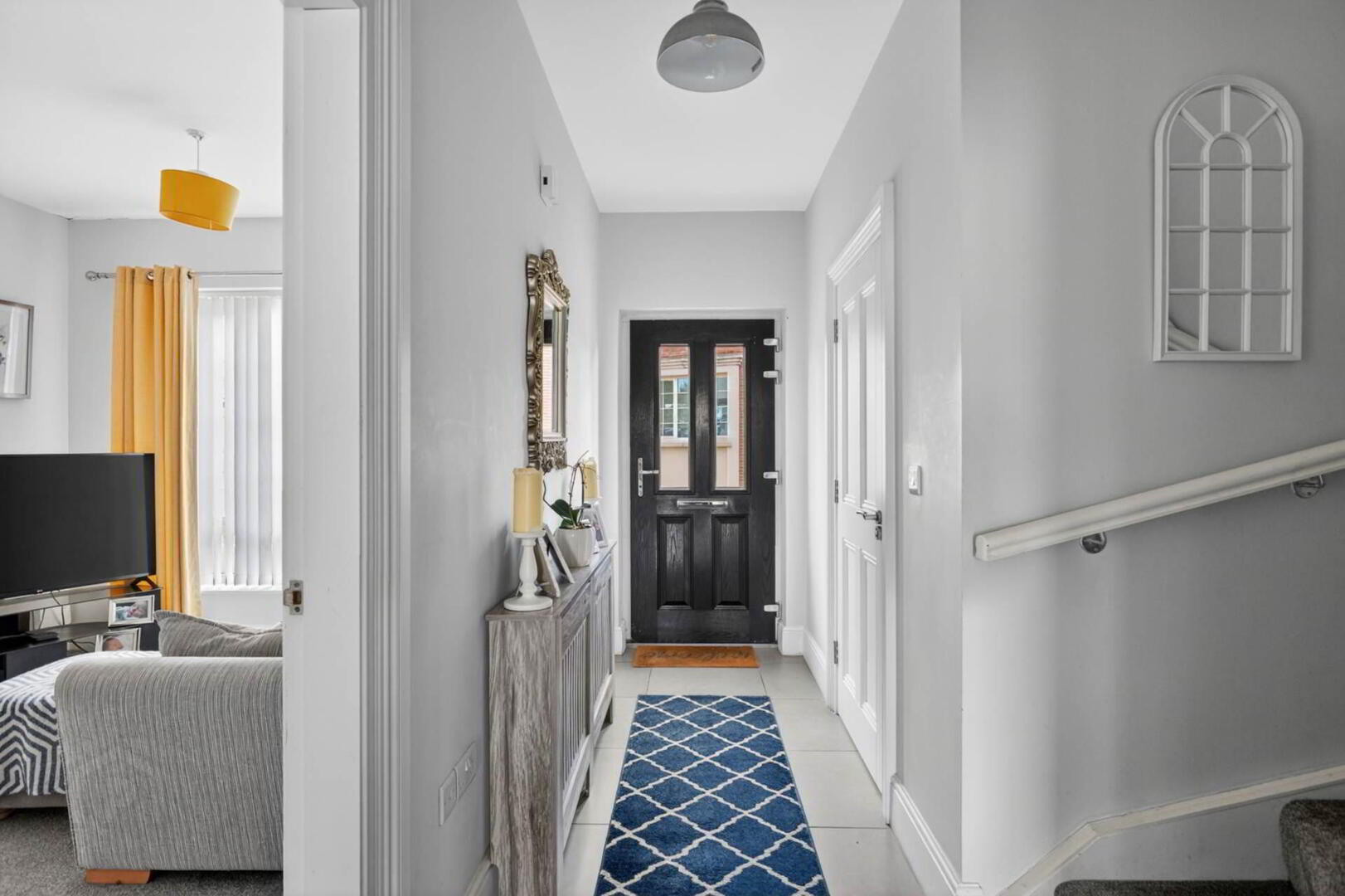 10 Fairfields Manor 2 of 19