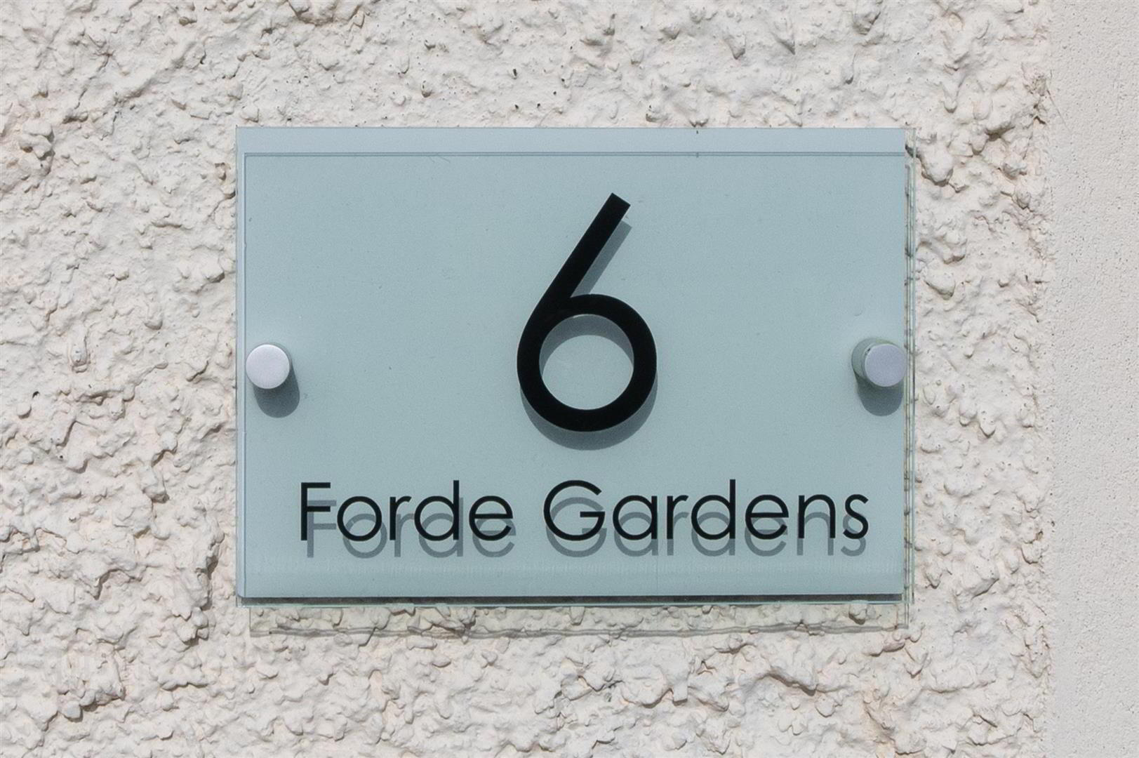 6 Forde Gardens 26 of 27