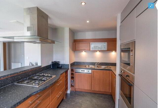 12/11 East Pilton Farm Avenue 3 of 11