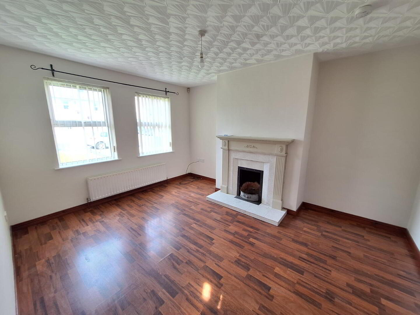 19 Whitehall Crescent 3 of 15