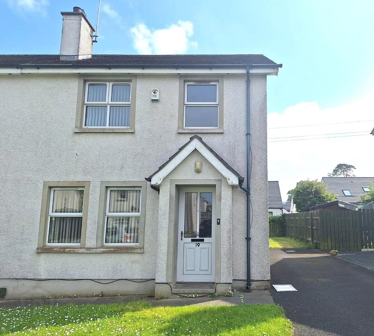 19 Whitehall Crescent 1 of 15