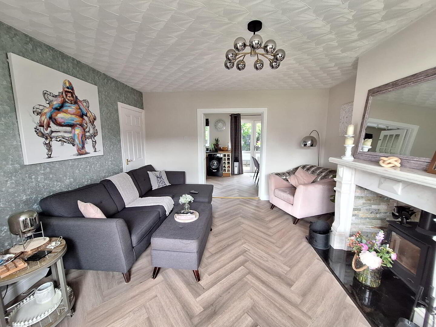 8 Whitehall Crescent 3 of 21