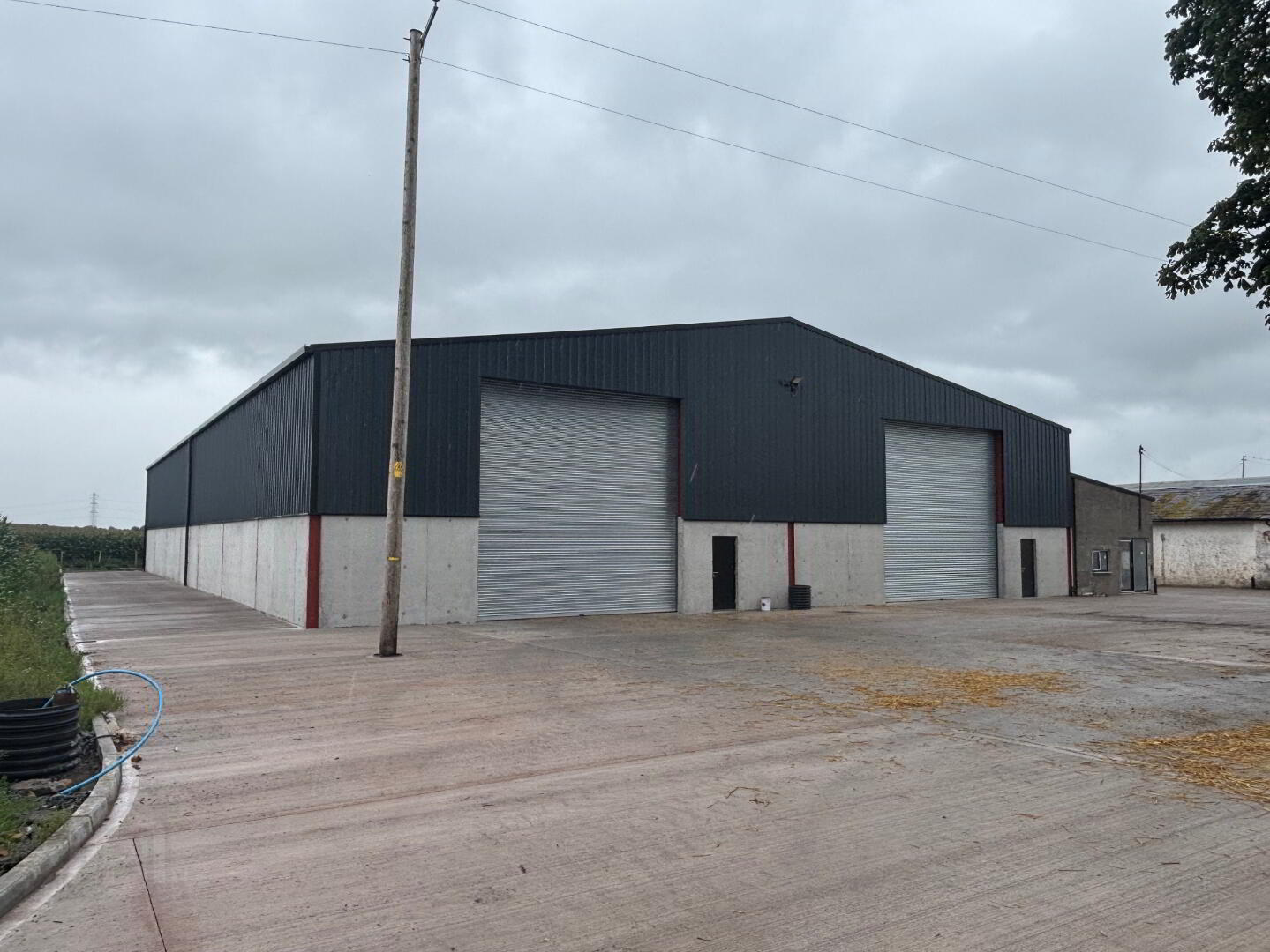 Warehouse/Storage Unit, Trewmount Road 1 of 5