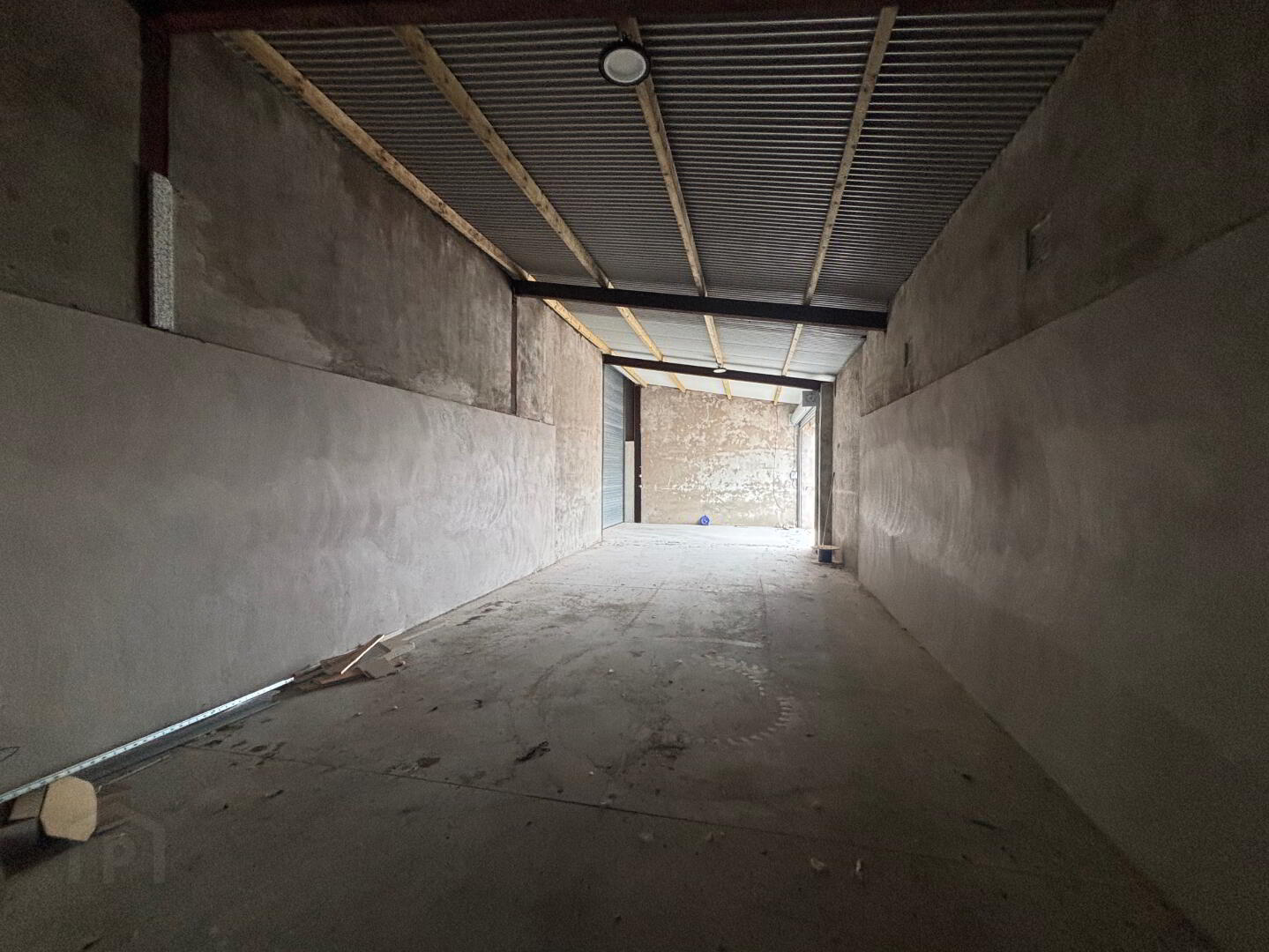 Warehouse/Storage Unit, Trewmount Road 5 of 5