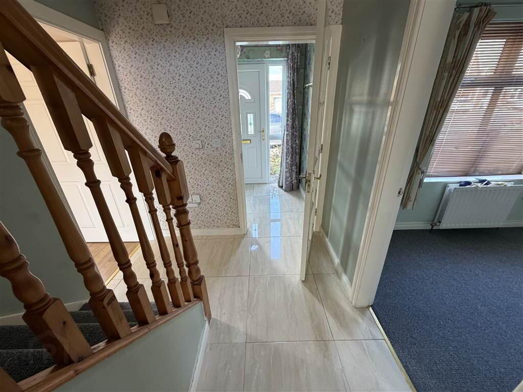 6 Demesne Crescent 3 of 25
