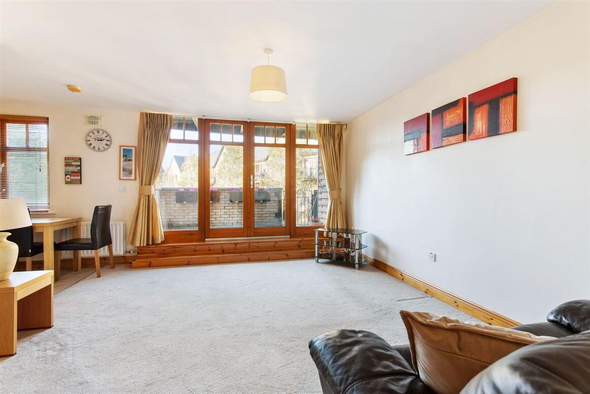 27 Woodbrook Hall 3 of 13