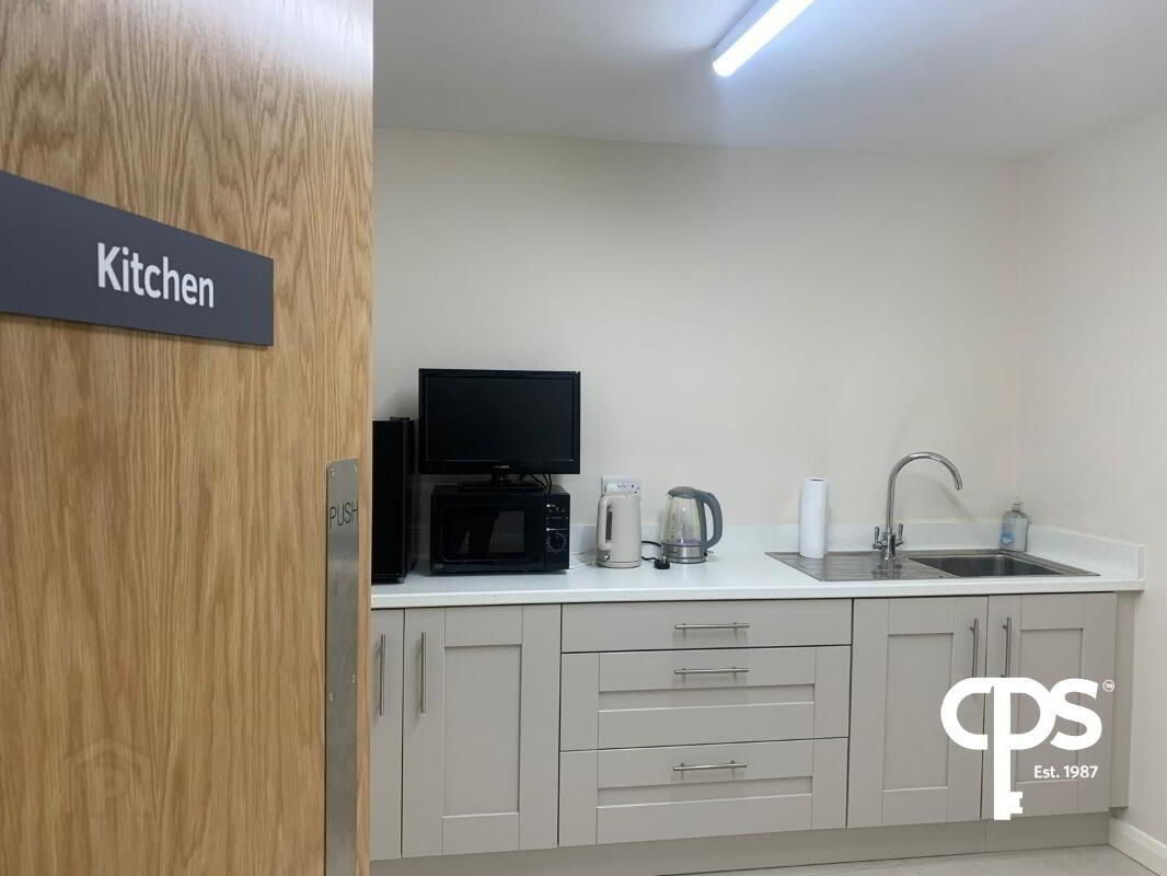 Room 9, 24-26 Spencer Road 4 of 4