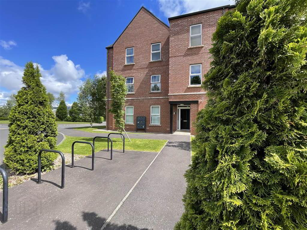Apartment 4 2 Eaton Park 15 of 16