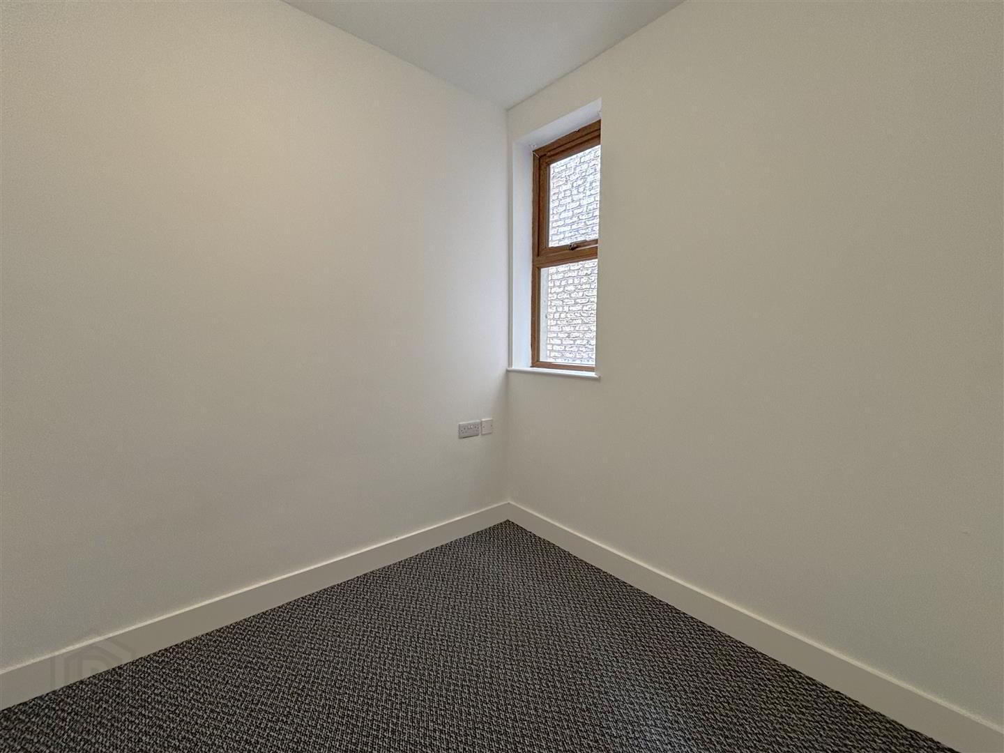 Apt 3, 373 Antrim Road 13 of 14
