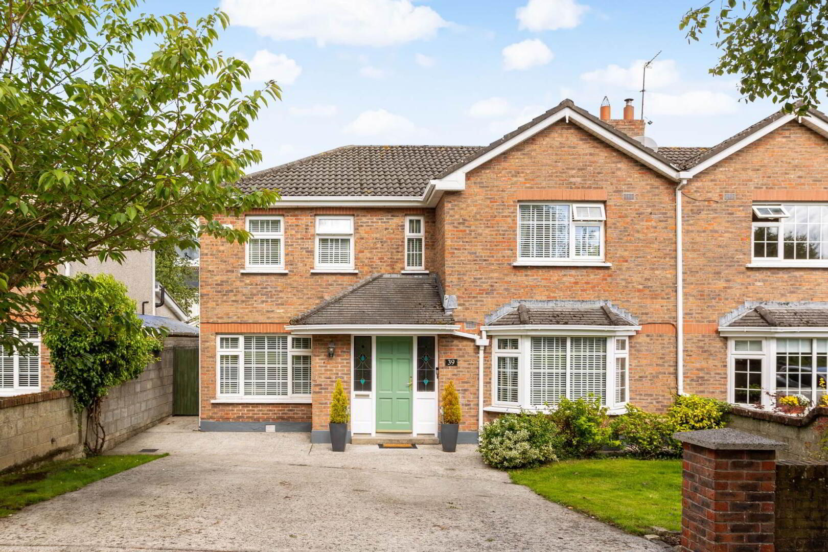39 Royal Meadows 1 of 43