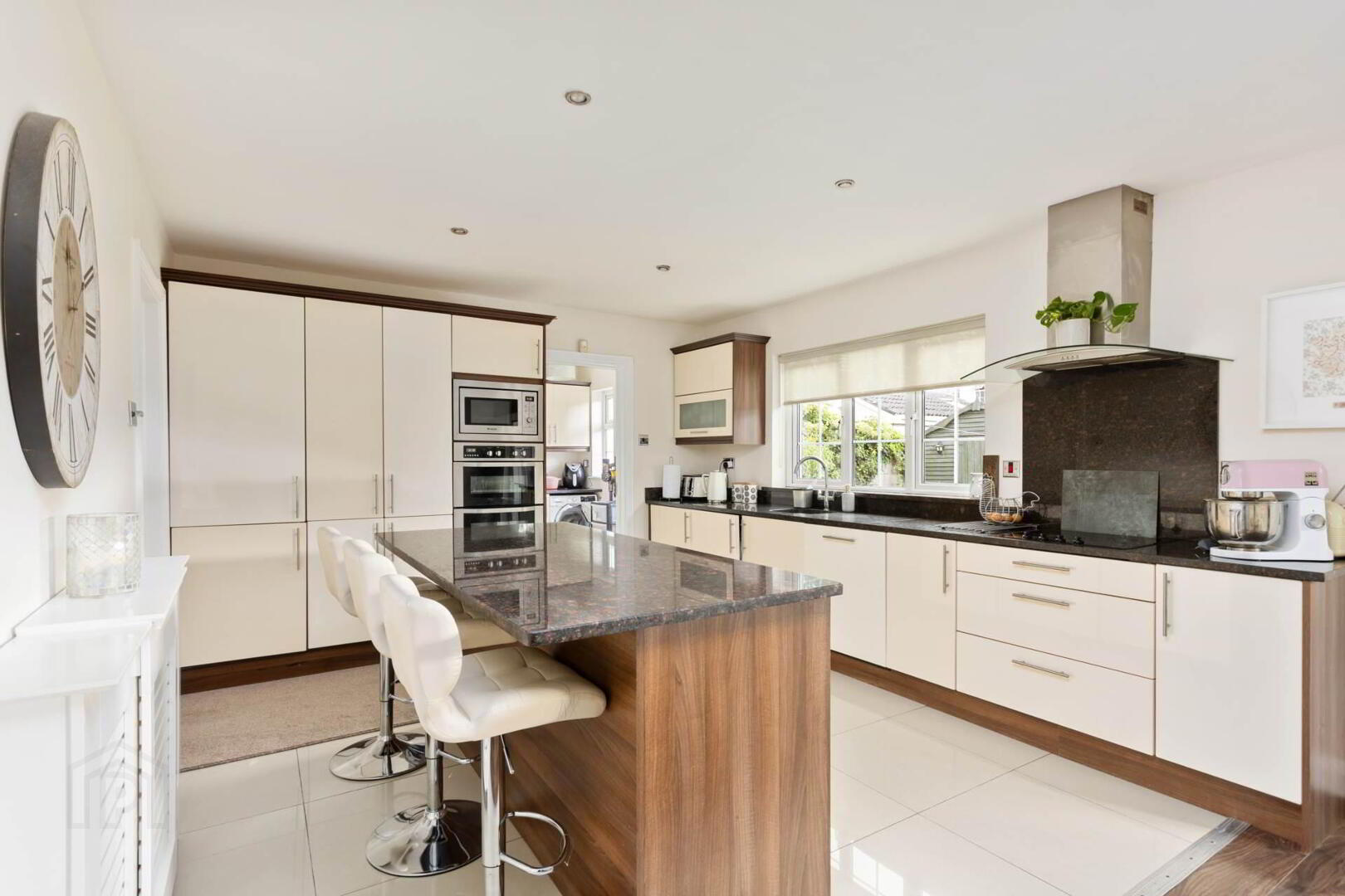 39 Royal Meadows 3 of 43