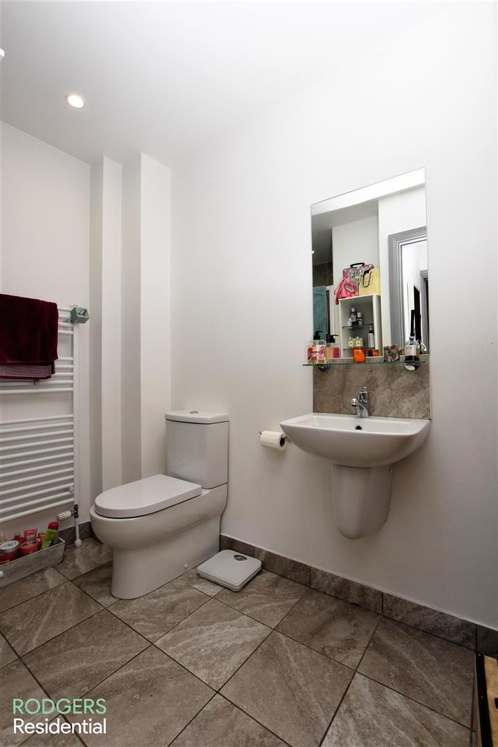 Apt 12, 108-110 Eglantine Avenu 7 of 7