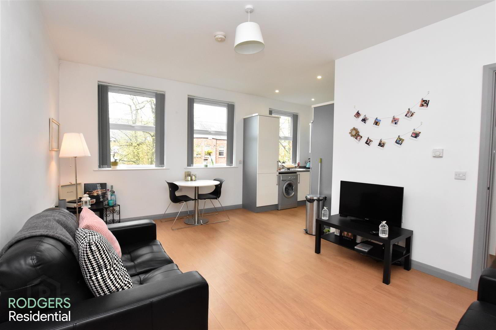 Apt 12, 108-110 Eglantine Avenu 2 of 7