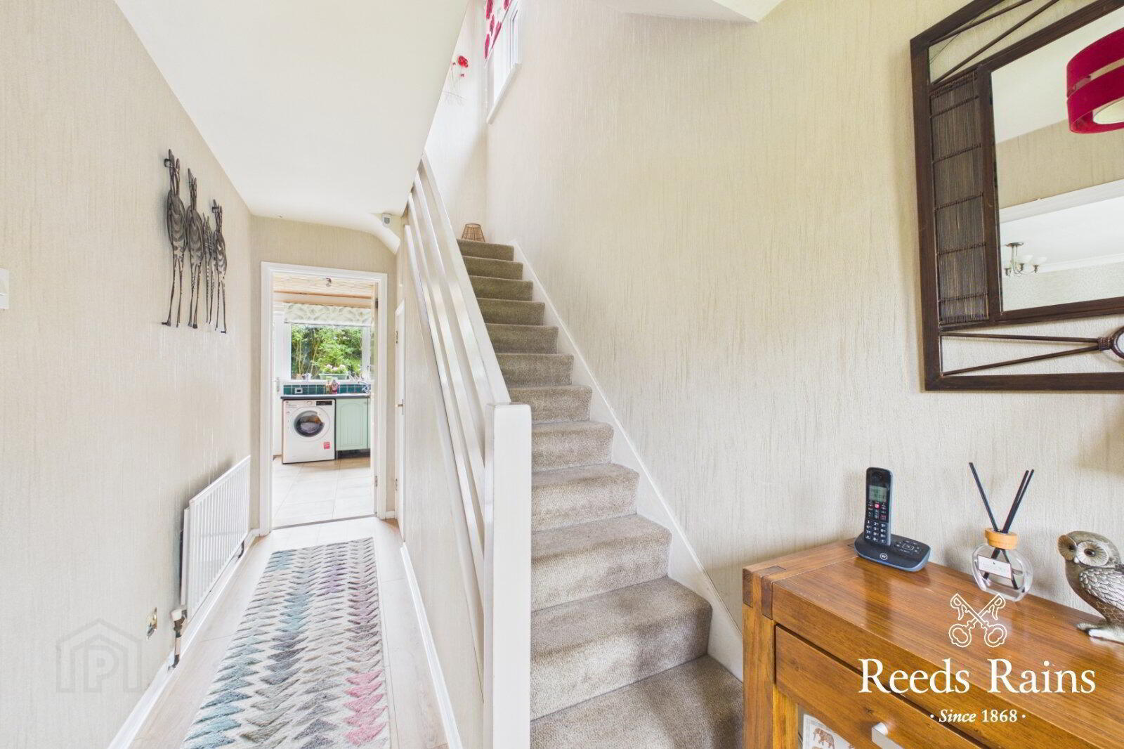 25 Hillview Crescent 2 of 16