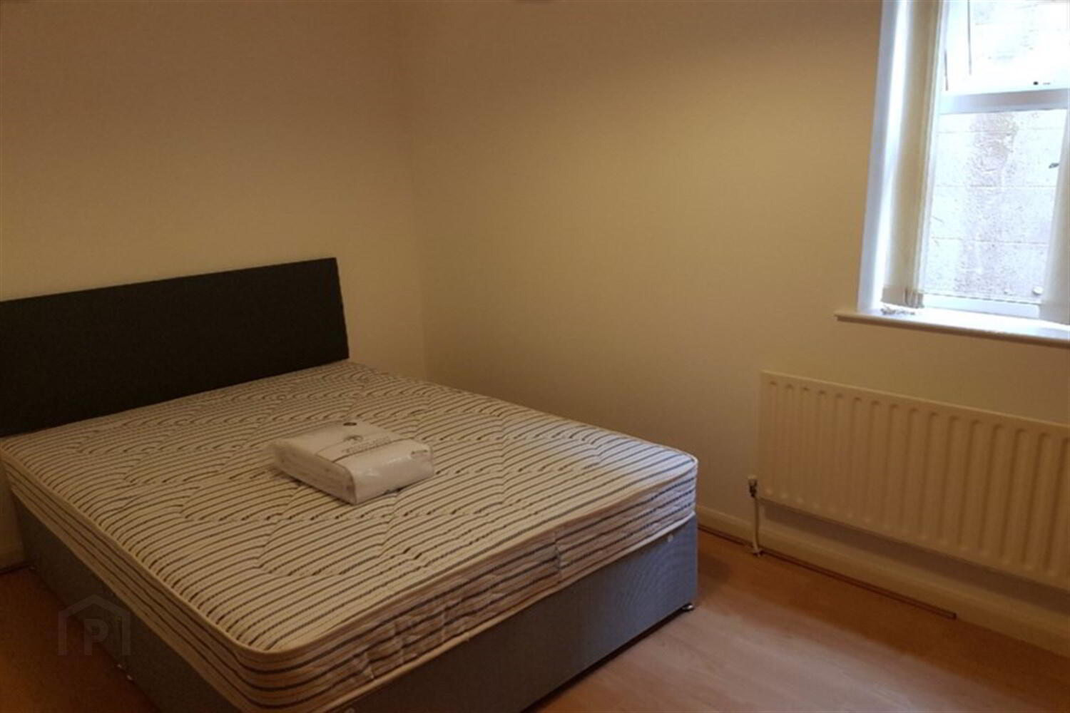Apt 6 99, 101 Eglantine Avenue 7 of 8