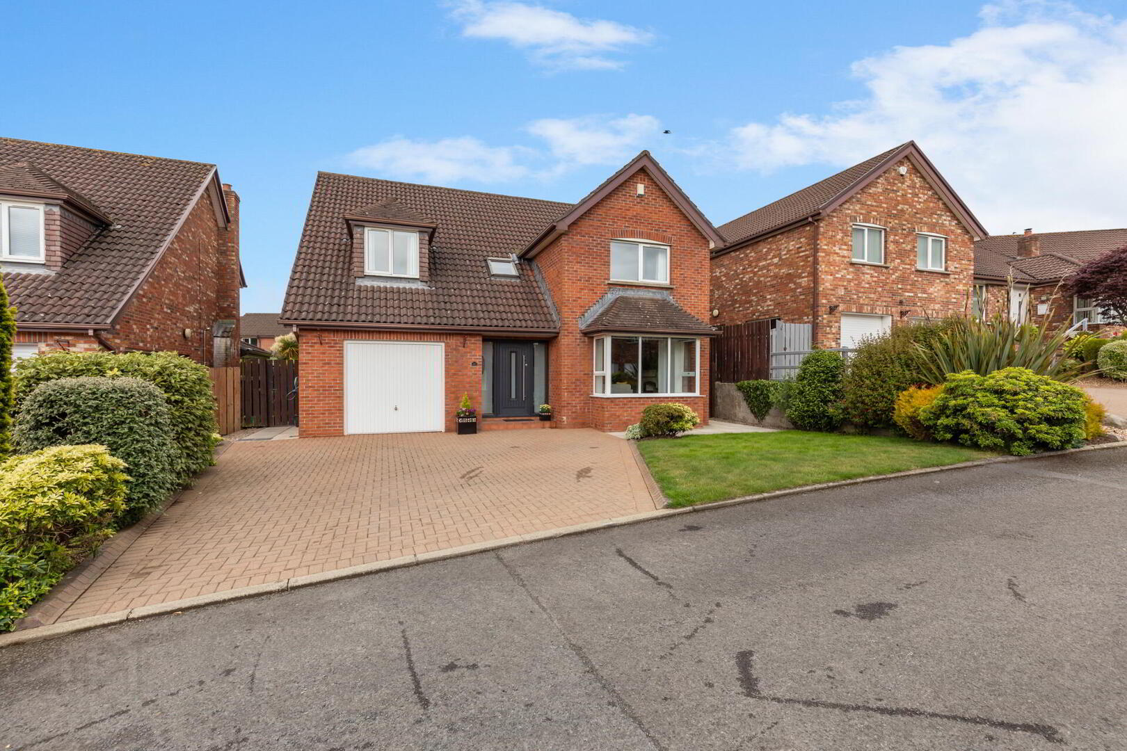 11 Moorfield Gardens 26 of 27