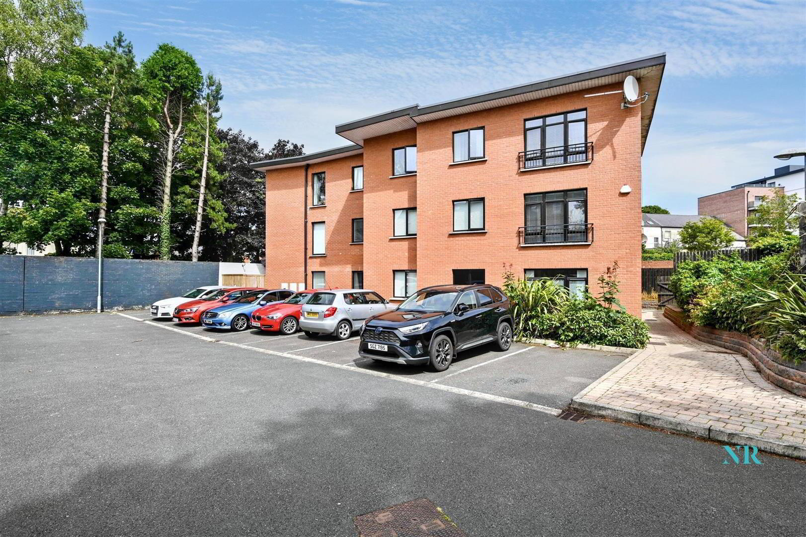 Apt 14, 39A Dundela Crescent 1 of 14
