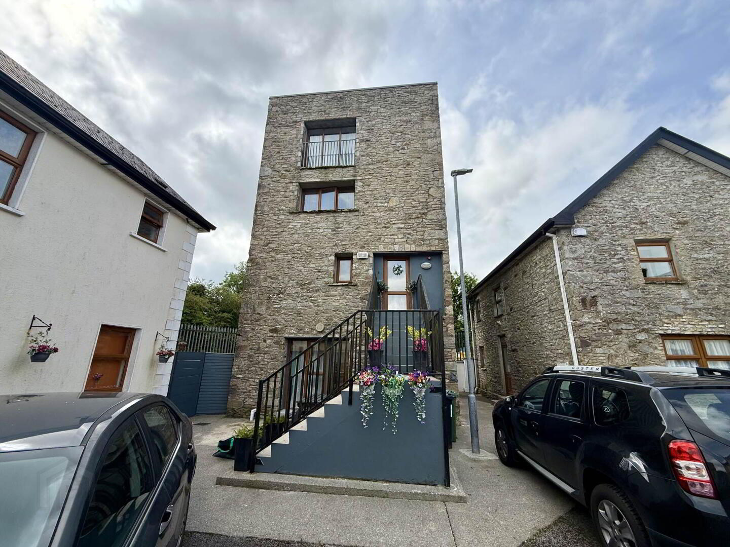 7 Wallace Court 1 of 32