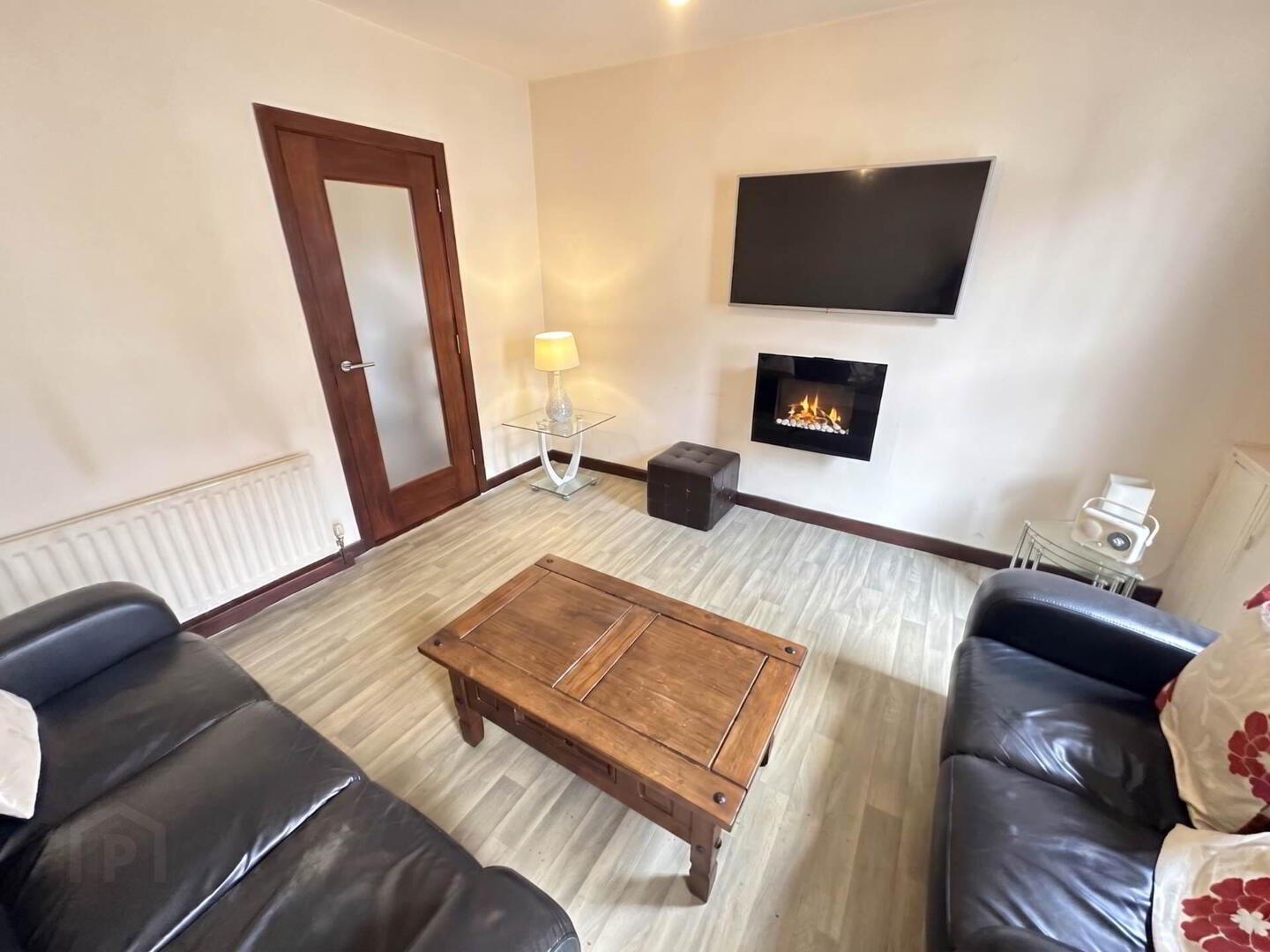 32 Iris Street 2 of 16