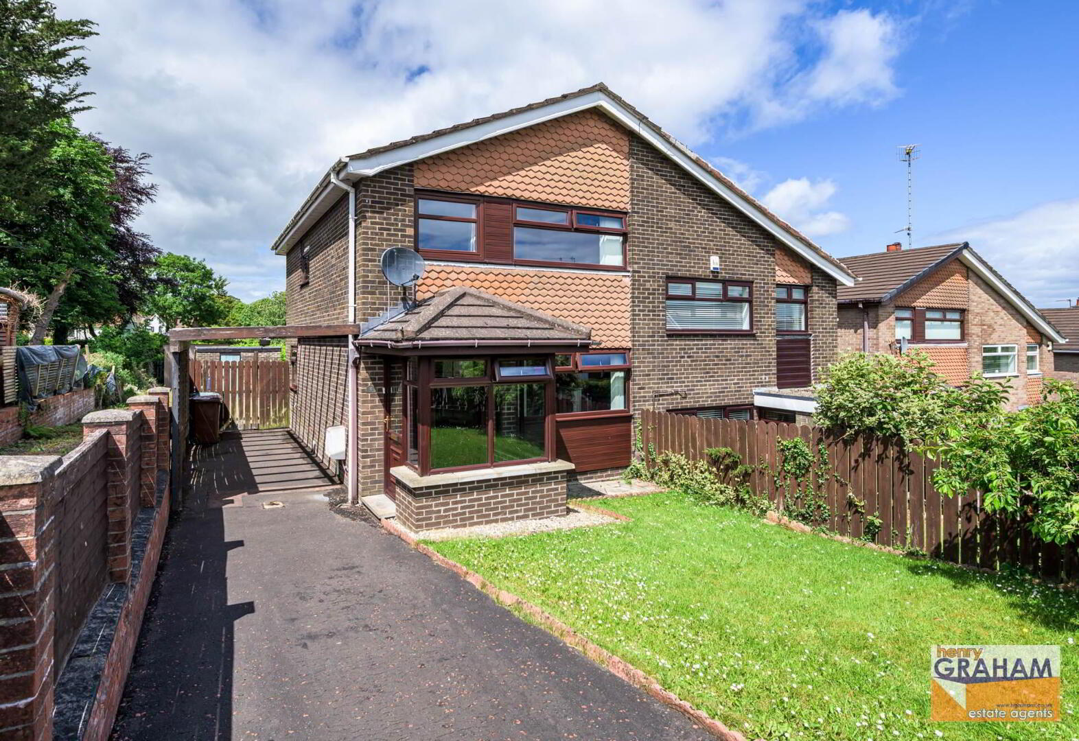 4 Oakridge Avenue 1 of 17