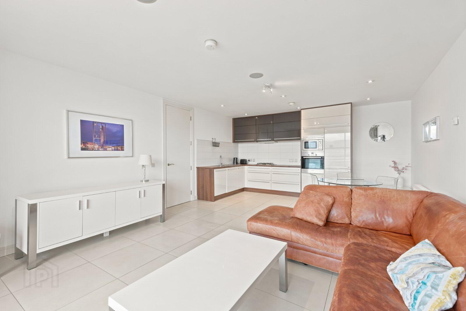 Apartment 12.34 The Arc 2K Queens Road 3 of 16