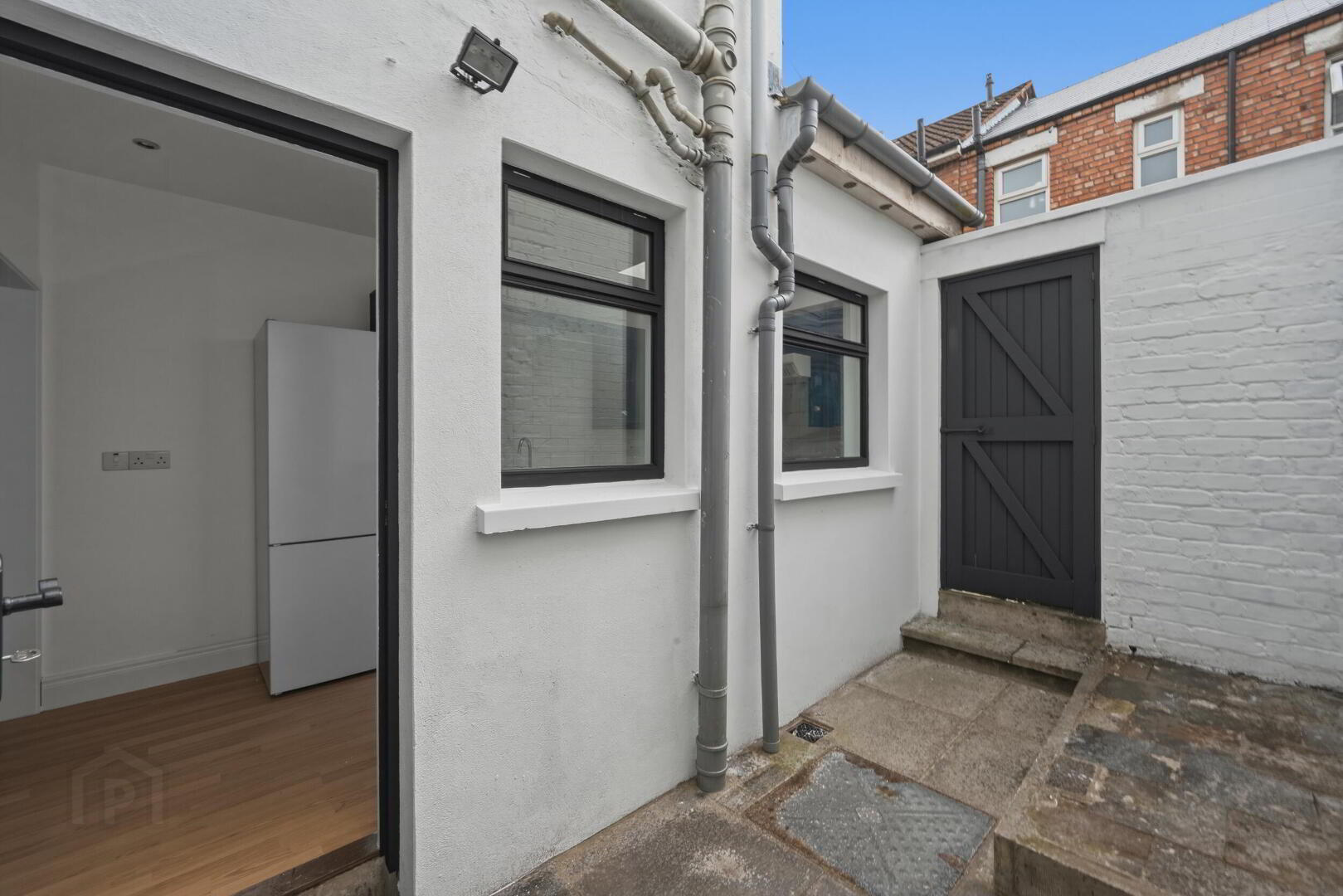 26 Dunraven Avenue 13 of 14