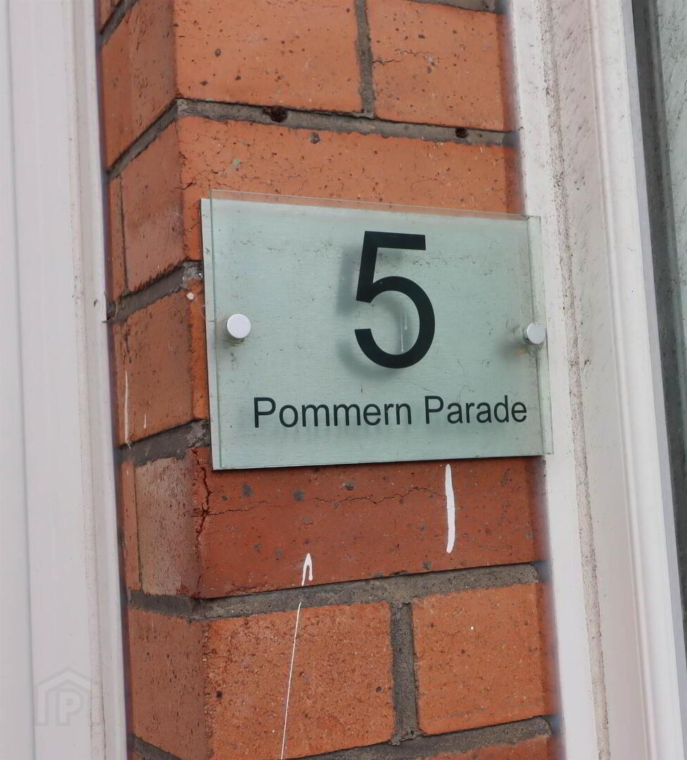 5 Pommern Parade 2 of 11