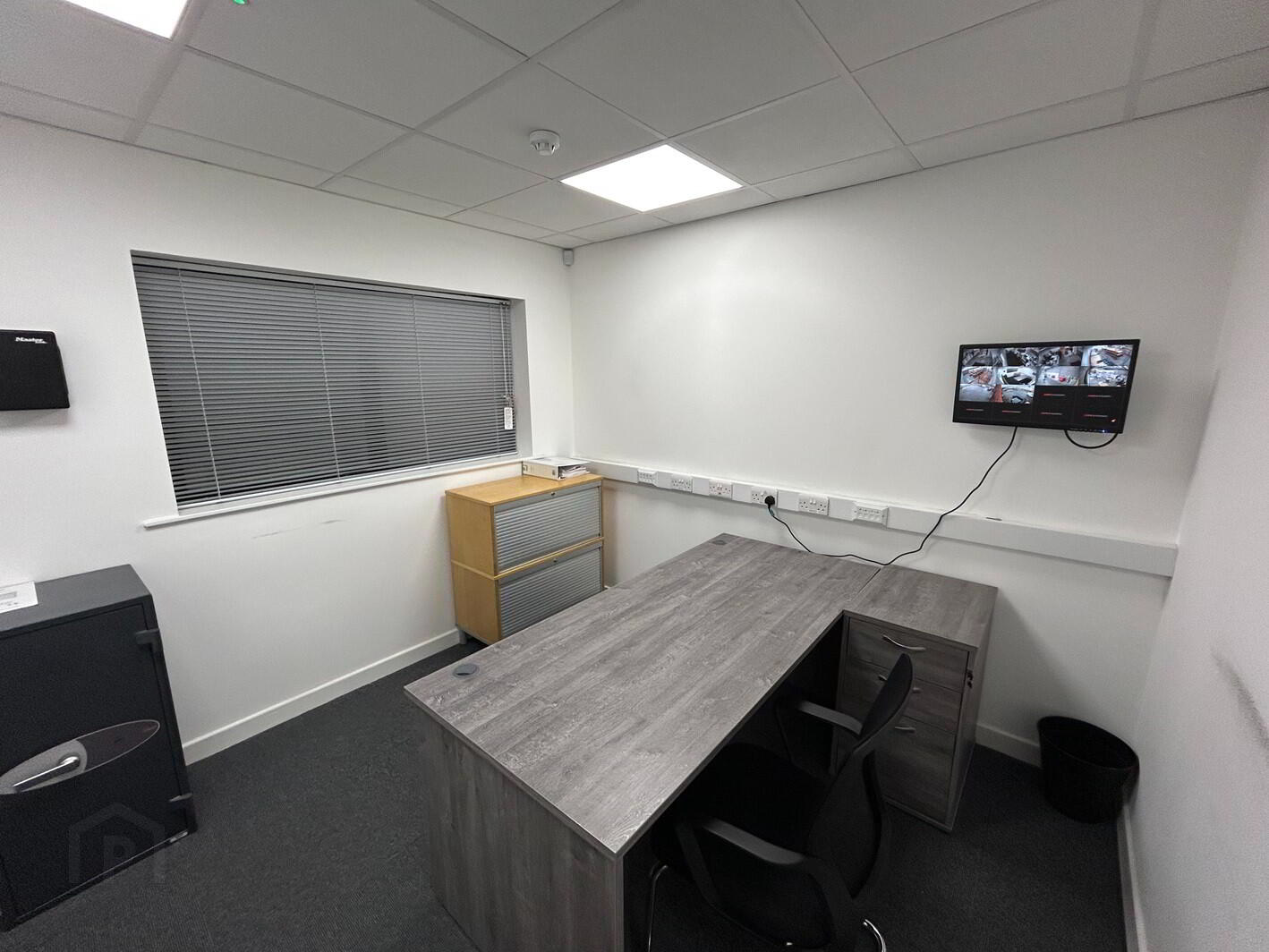 Unit 12A Falcon Road 4 of 4