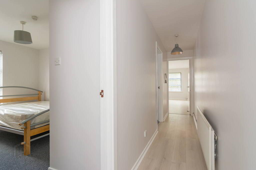 Apt 1, 43 Sandhurst Drive 2 of 9