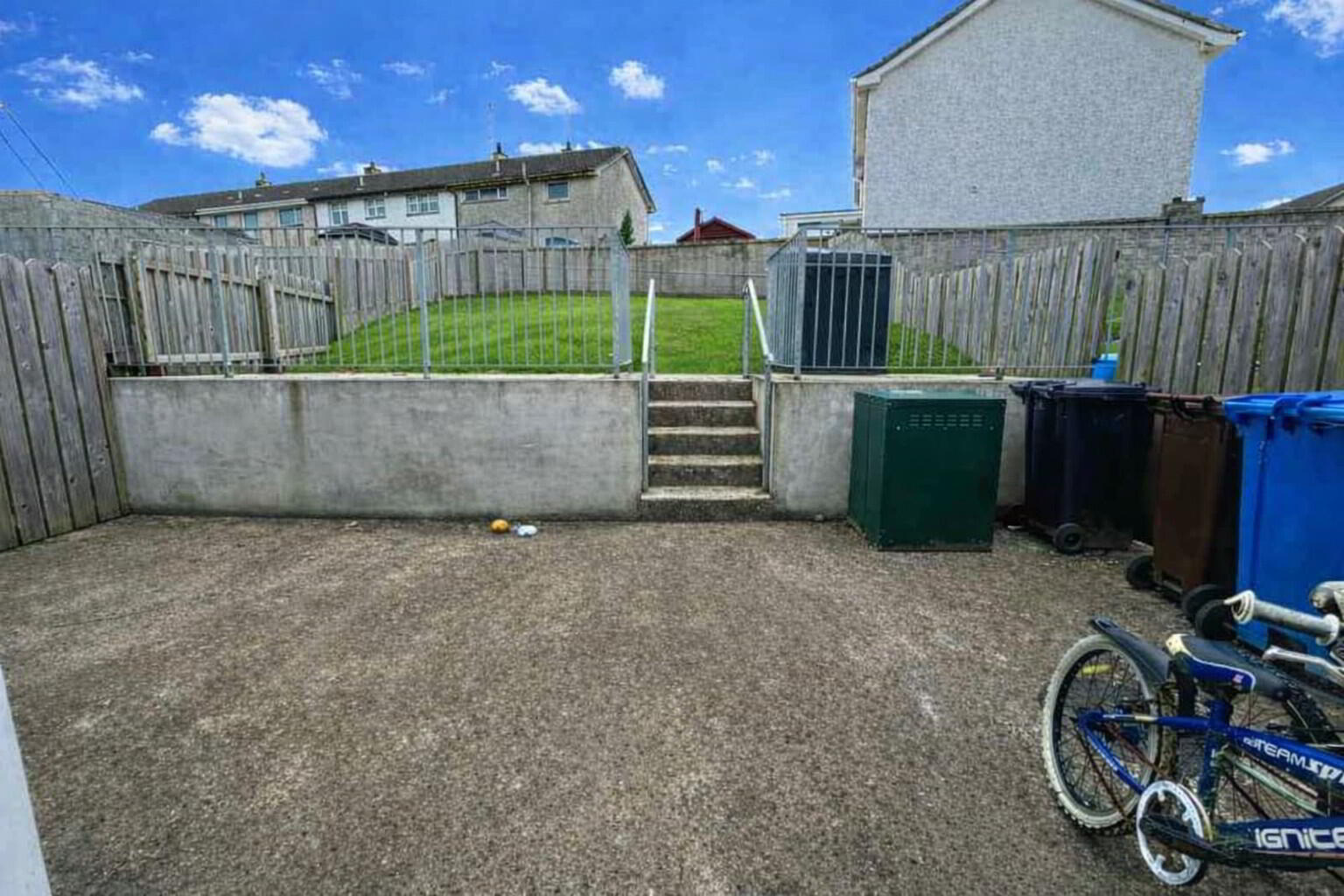 2 Freeduff Close 16 of 16