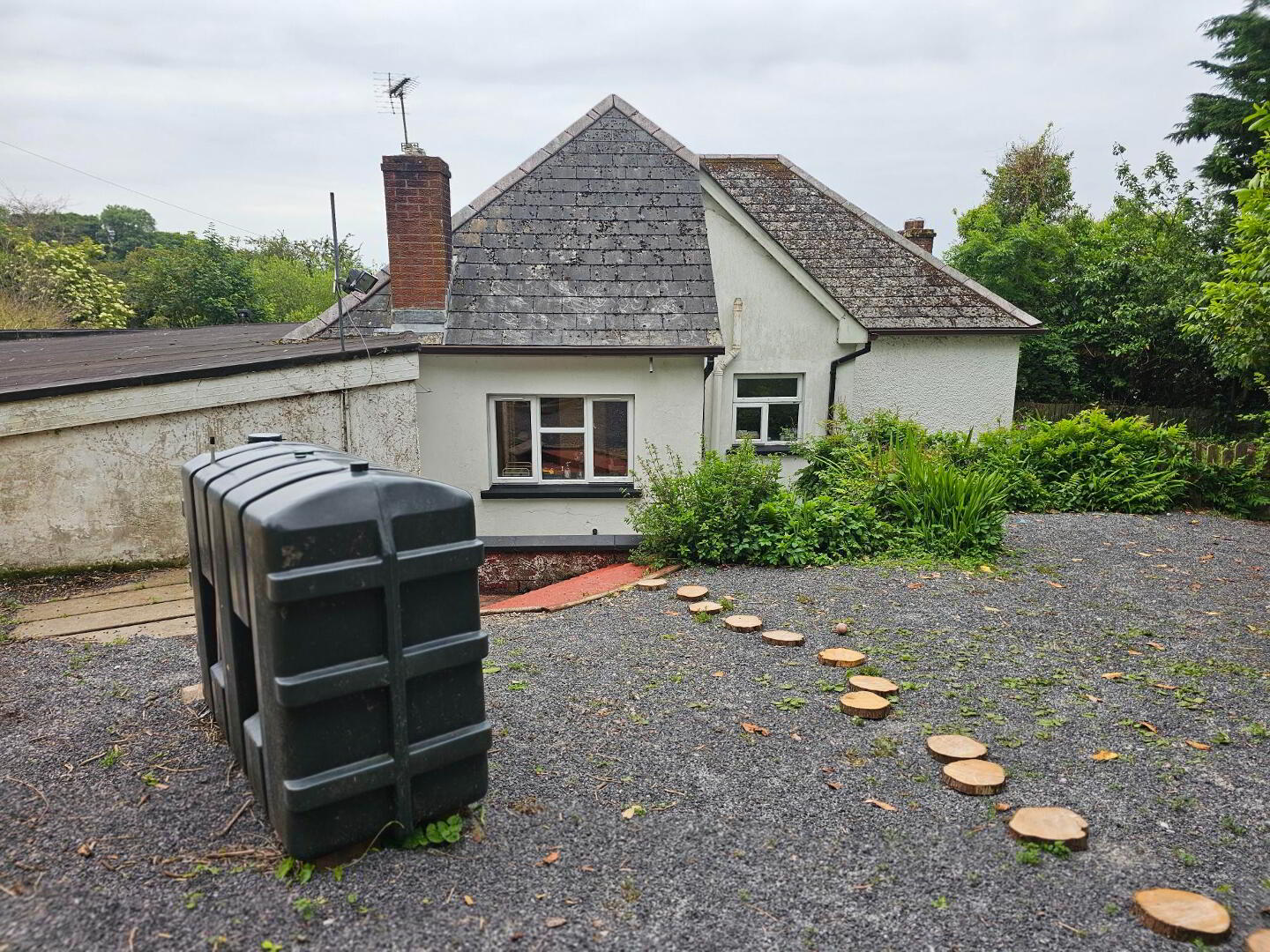 10 Bank Brae 16 of 16