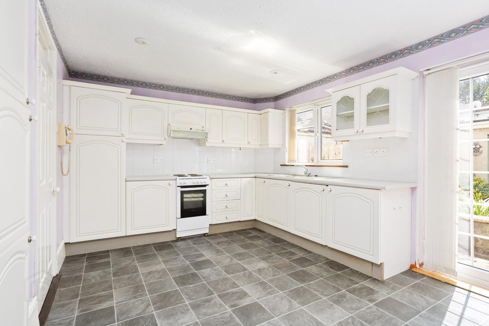 8 Cherbury Park Road 2 of 21