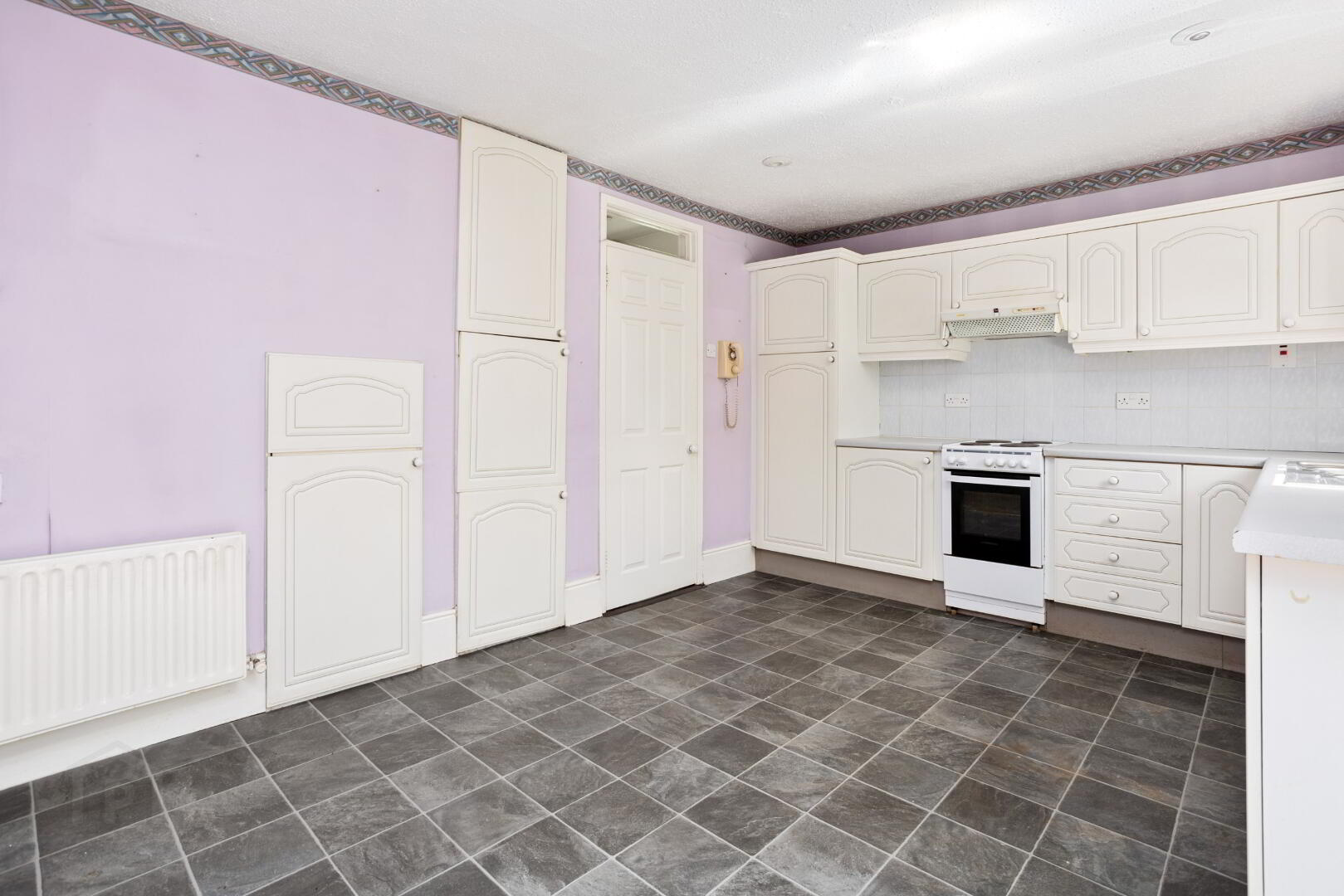 8 Cherbury Park Road 3 of 21