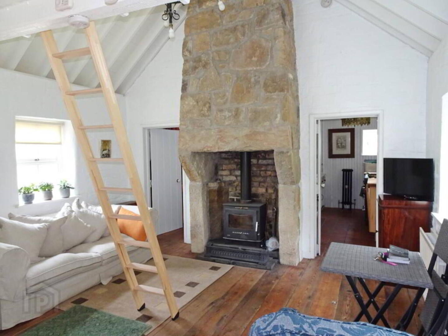 2 Castle Brae Cottages 2 of 12