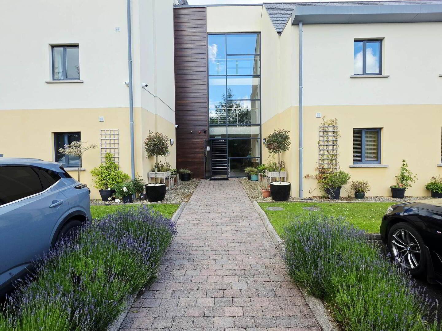 3 Erne Marine Apartments 2 of 32