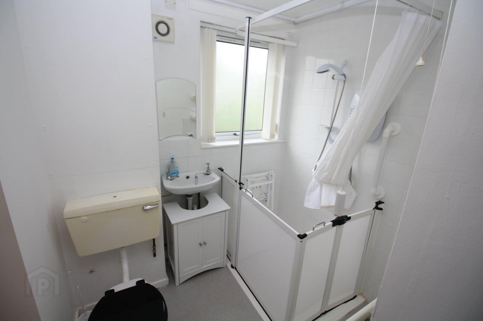 40B Ederny Walk 6 of 6