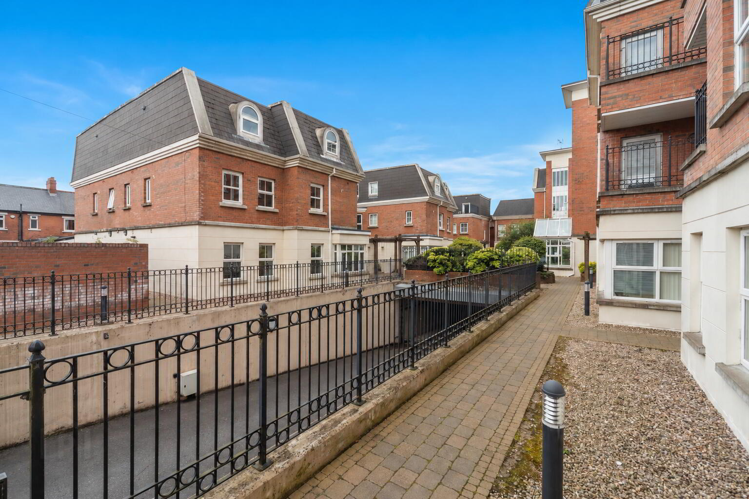 12 Ashley Courtyard, 1A Fane Street 18 of 19