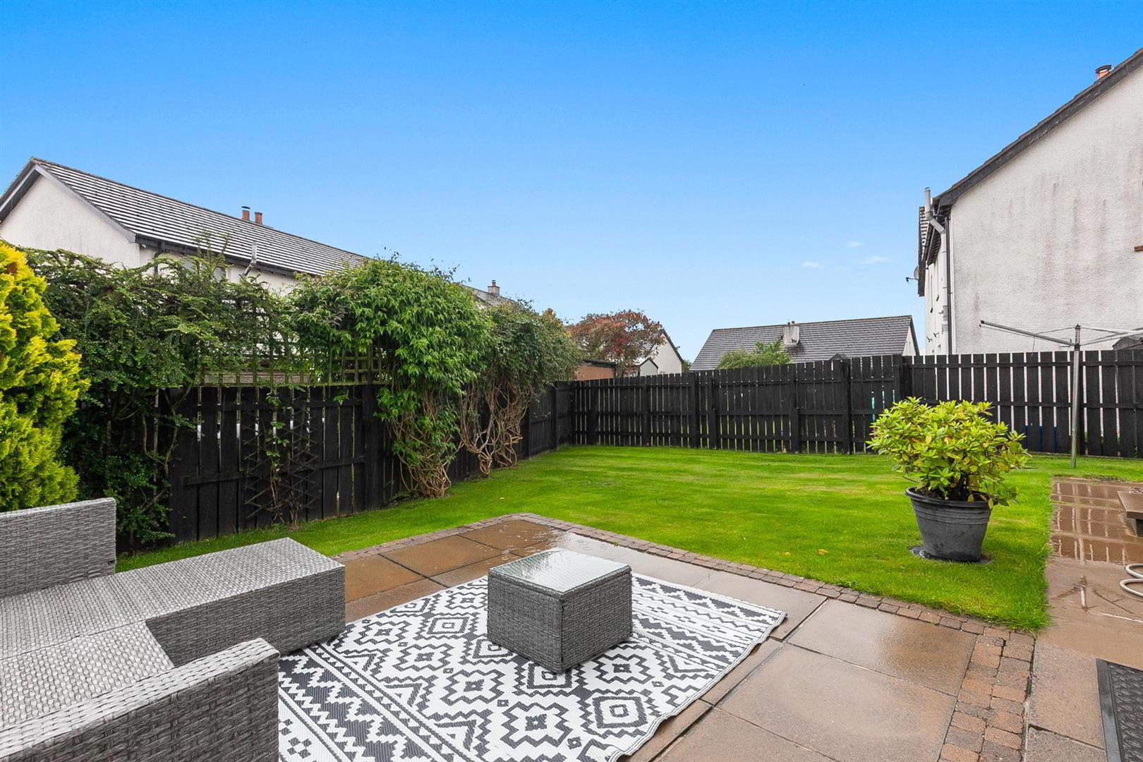 19 Huntingdale Green 25 of 26