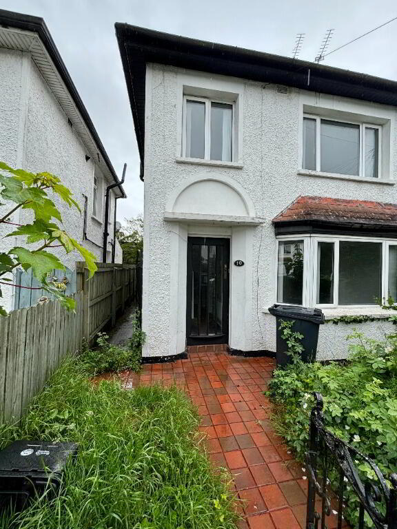 10 Ravenhill Crescent 1 of 8