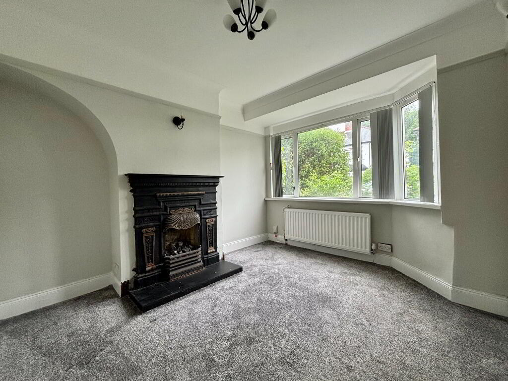 10 Ravenhill Crescent 2 of 8