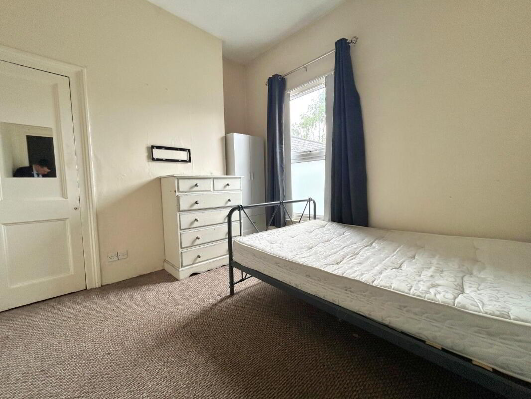 29 Tates Avenue 17 of 18