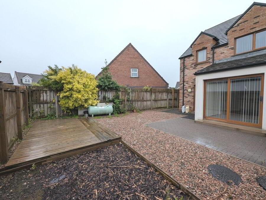 1a Lissadell Grove 13 of 14