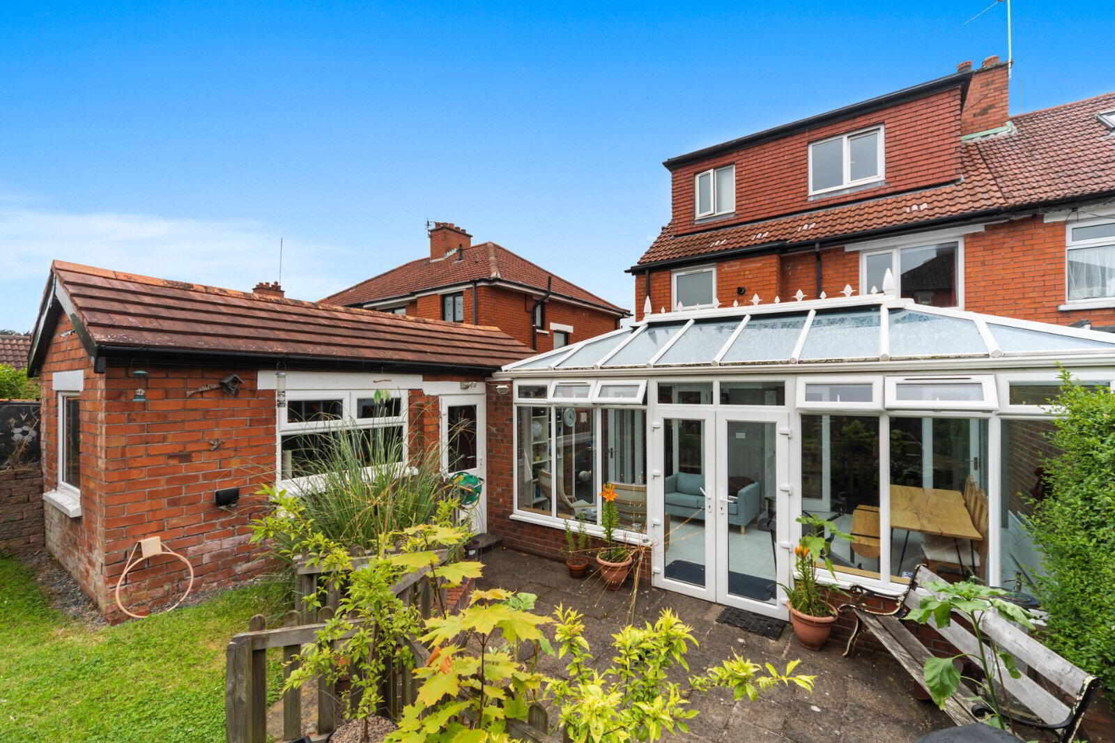 17 Cricklewood Park 23 of 24