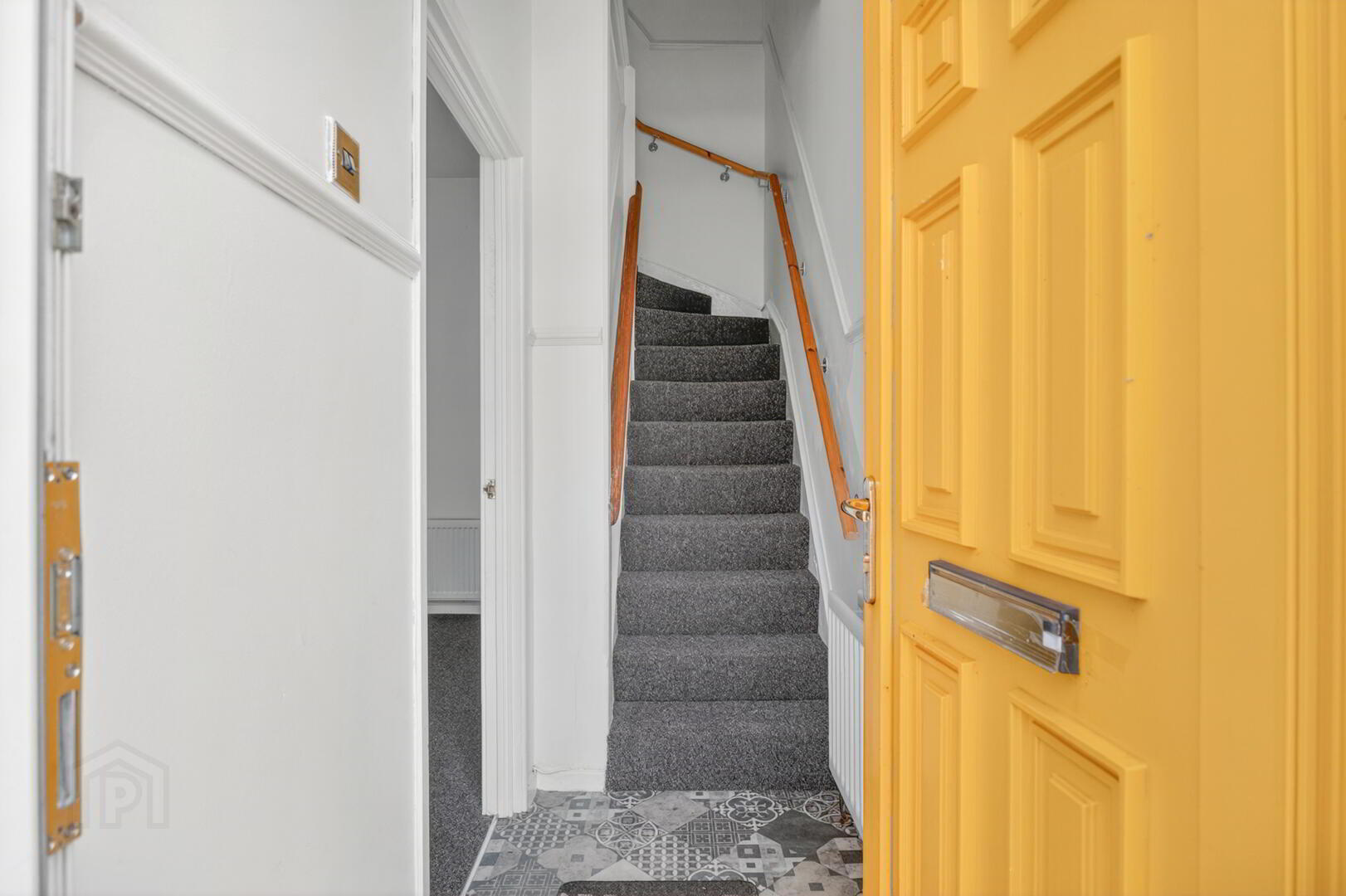 56 Brownlow Street 3 of 18