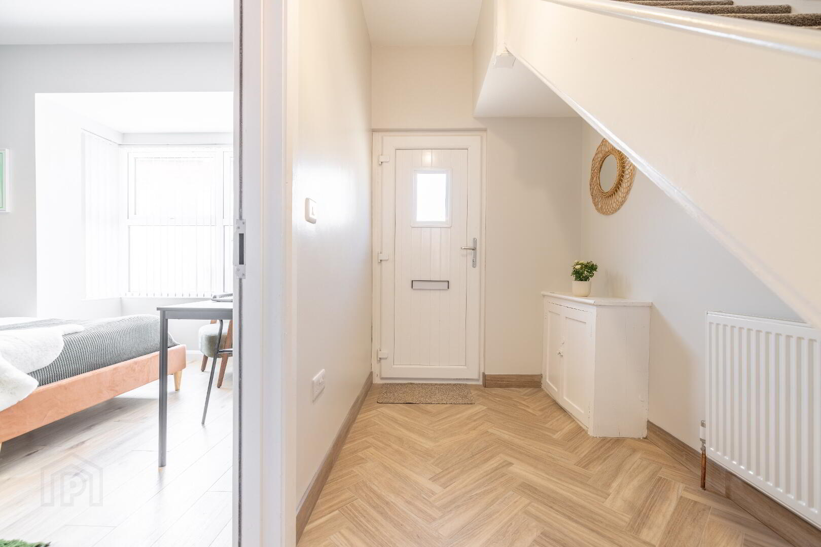 Room 1, Woodcot Avenue 16 of 17